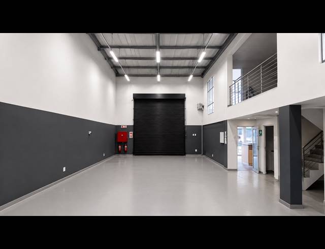 452M² WAREHOUSE TO LET IN SILVERTON